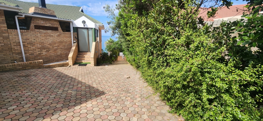 5 Bedroom Property for Sale in Dana Bay Western Cape